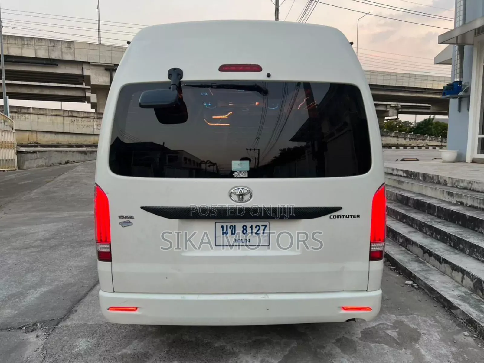 Toyota HiAce 2018 White