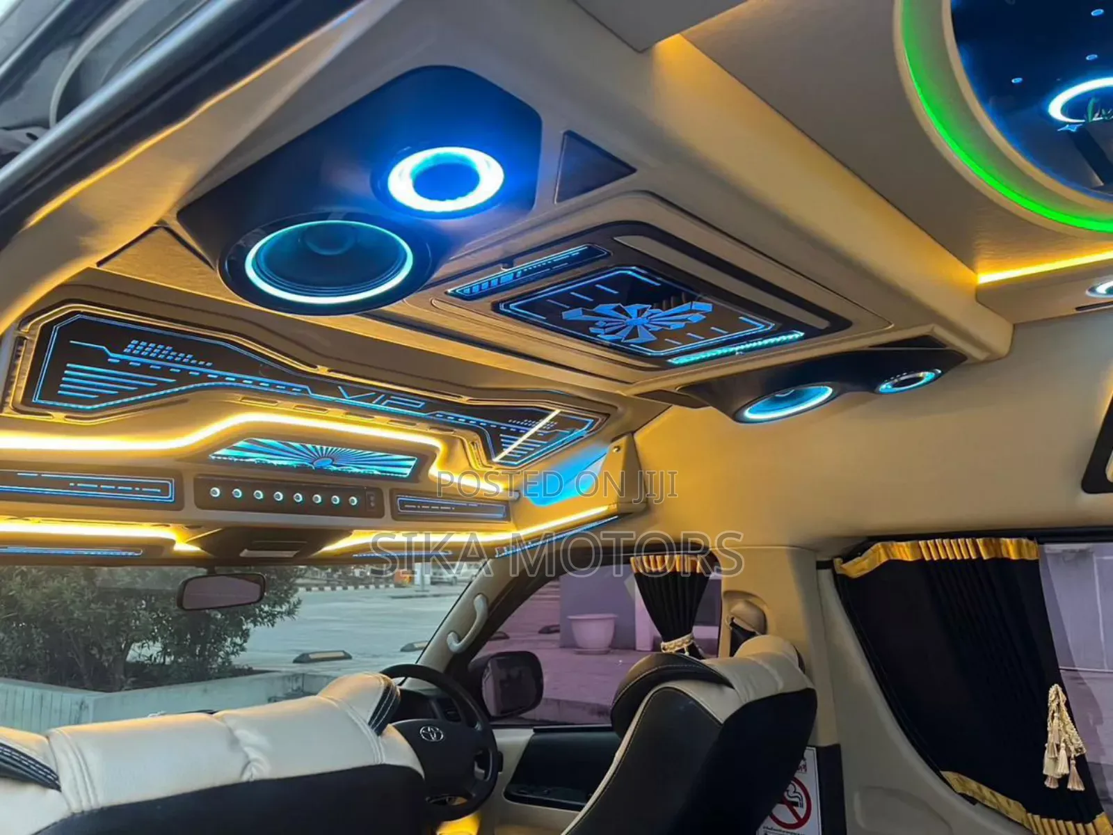 Toyota HiAce 2018 White