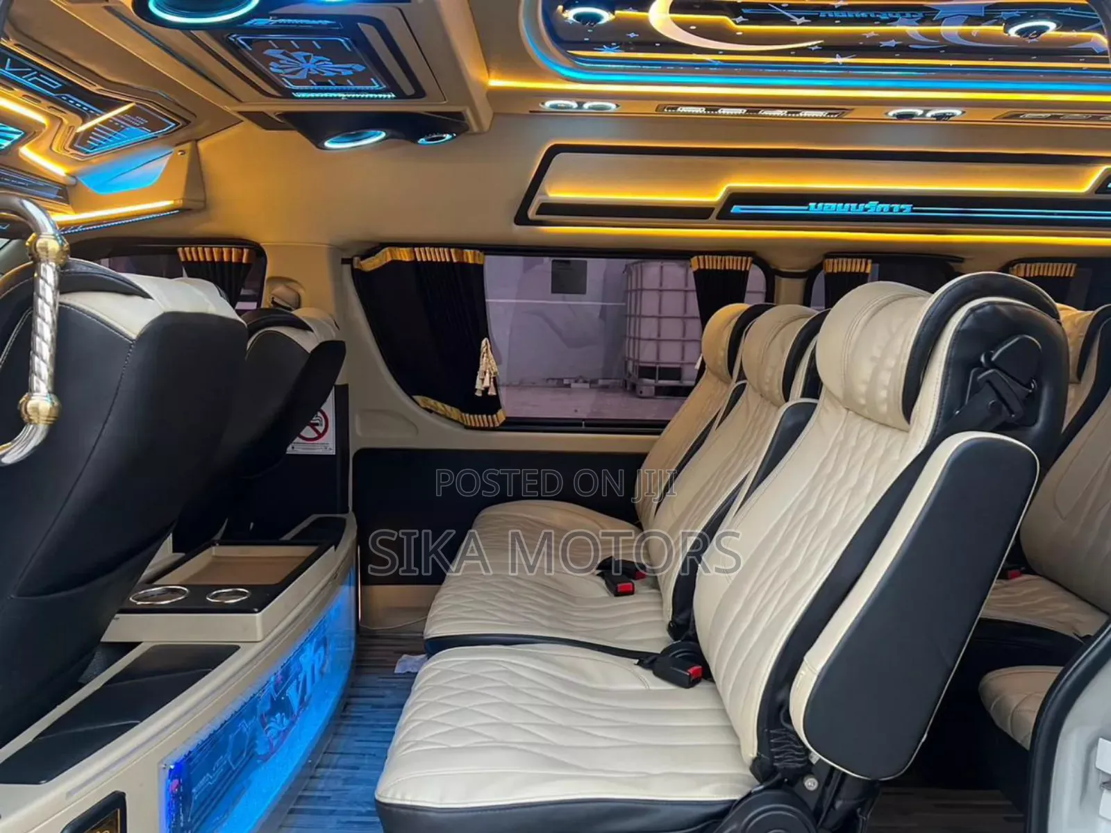 Toyota HiAce 2018 White