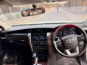 Toyota Fortuner 2017 White