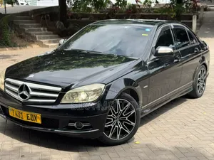 Mercedes-Benz C200 2009 Black