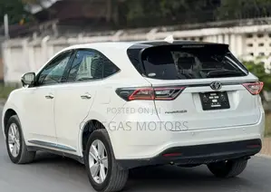 Toyota Harrier 2.0 2014 White