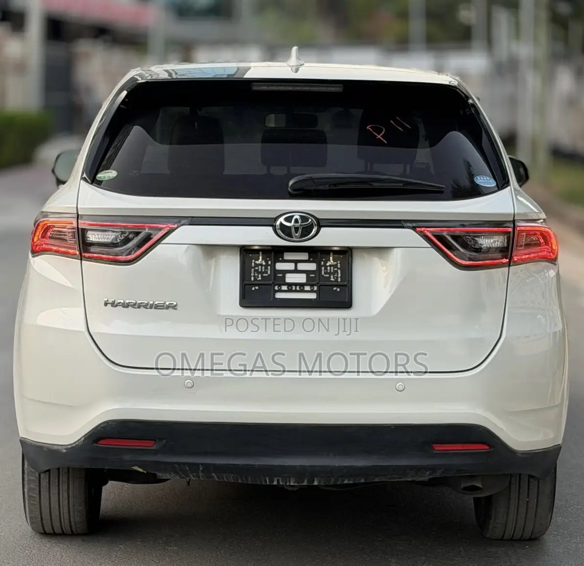 Toyota Harrier 2.0 2014 White
