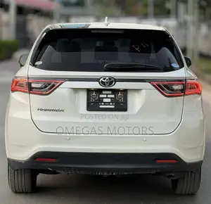 Toyota Harrier 2.0 2014 White