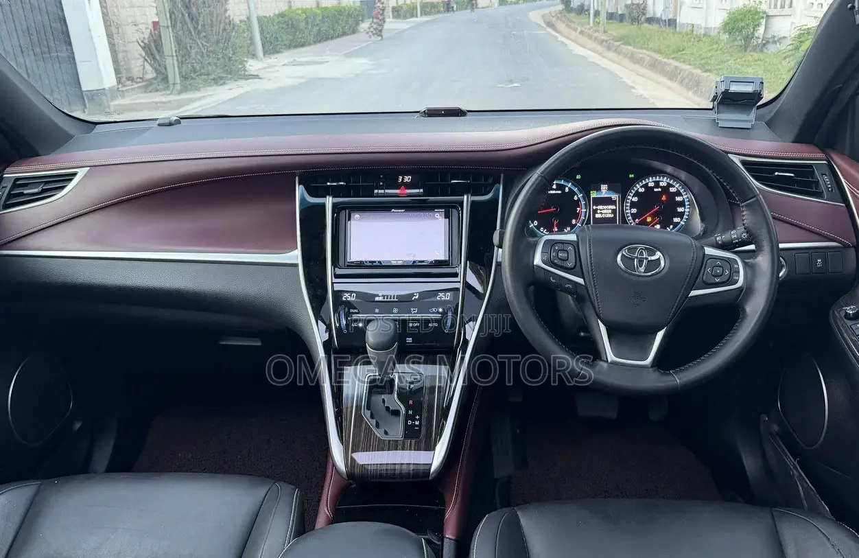 Toyota Harrier 2.0 2014 White