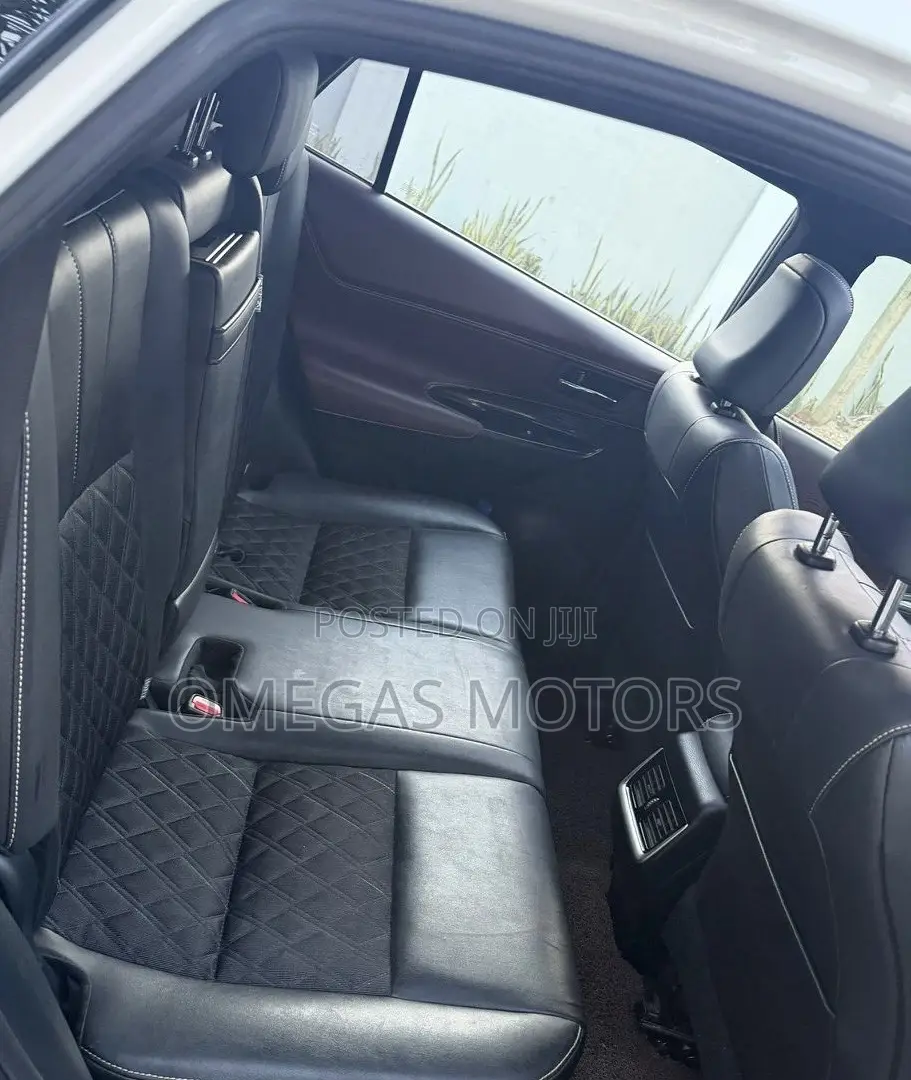 Toyota Harrier 2.0 2014 White