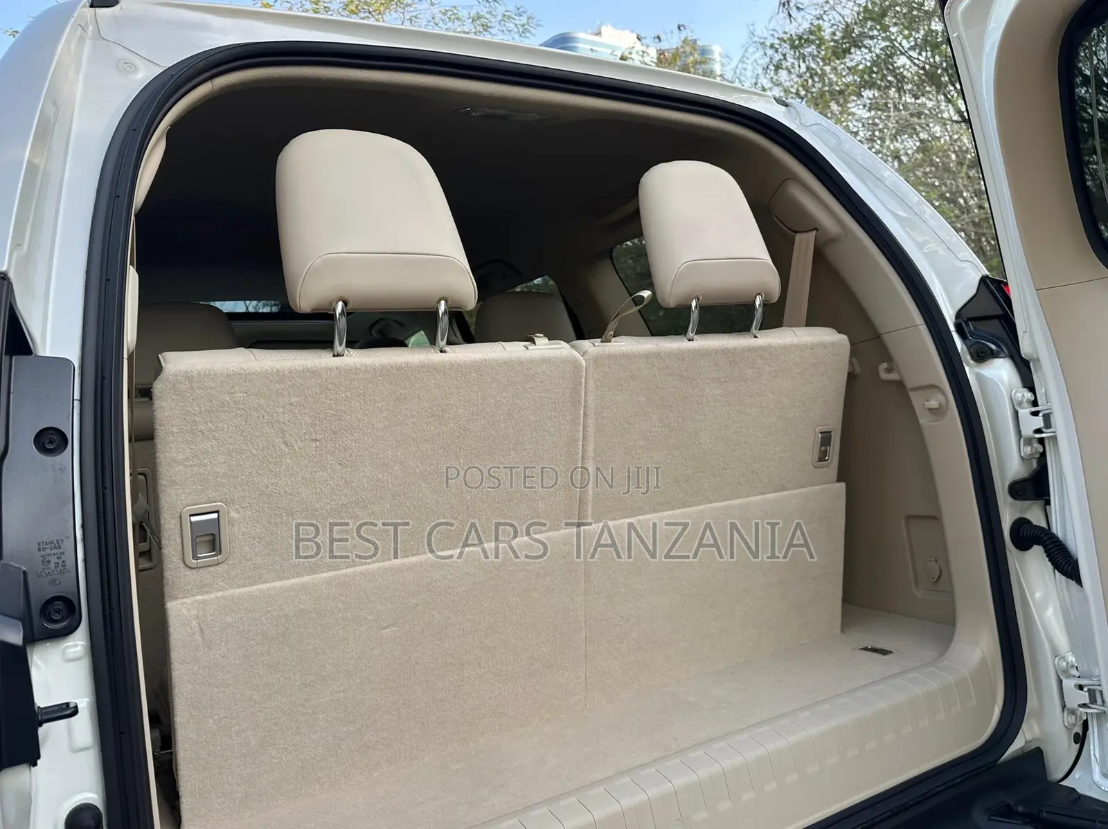 Toyota Land Cruiser Prado 2023 White