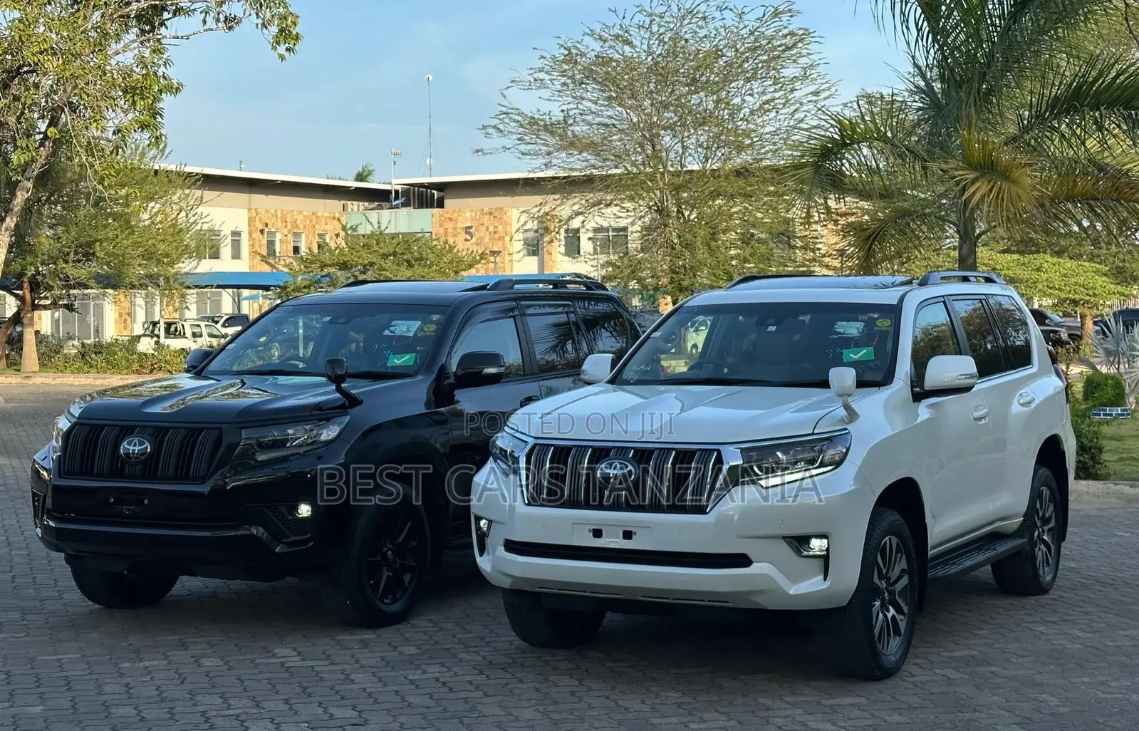 Toyota Land Cruiser Prado 2023 White