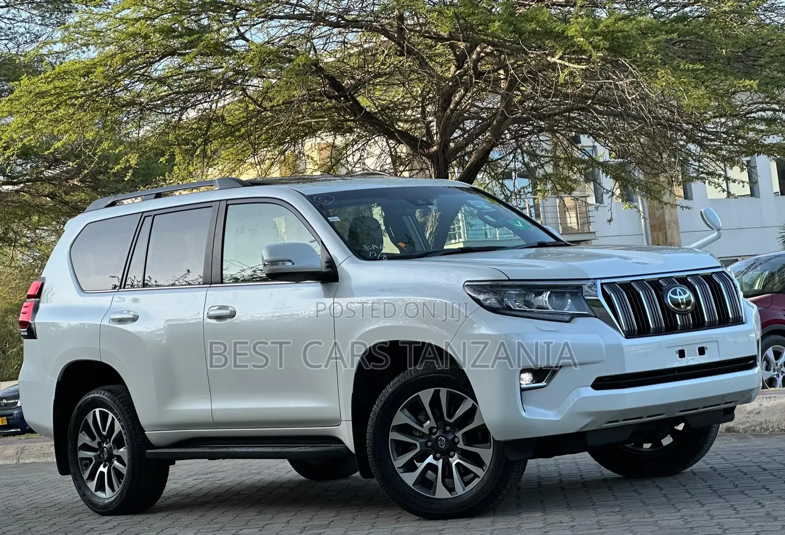 Toyota Land Cruiser Prado 2023 White