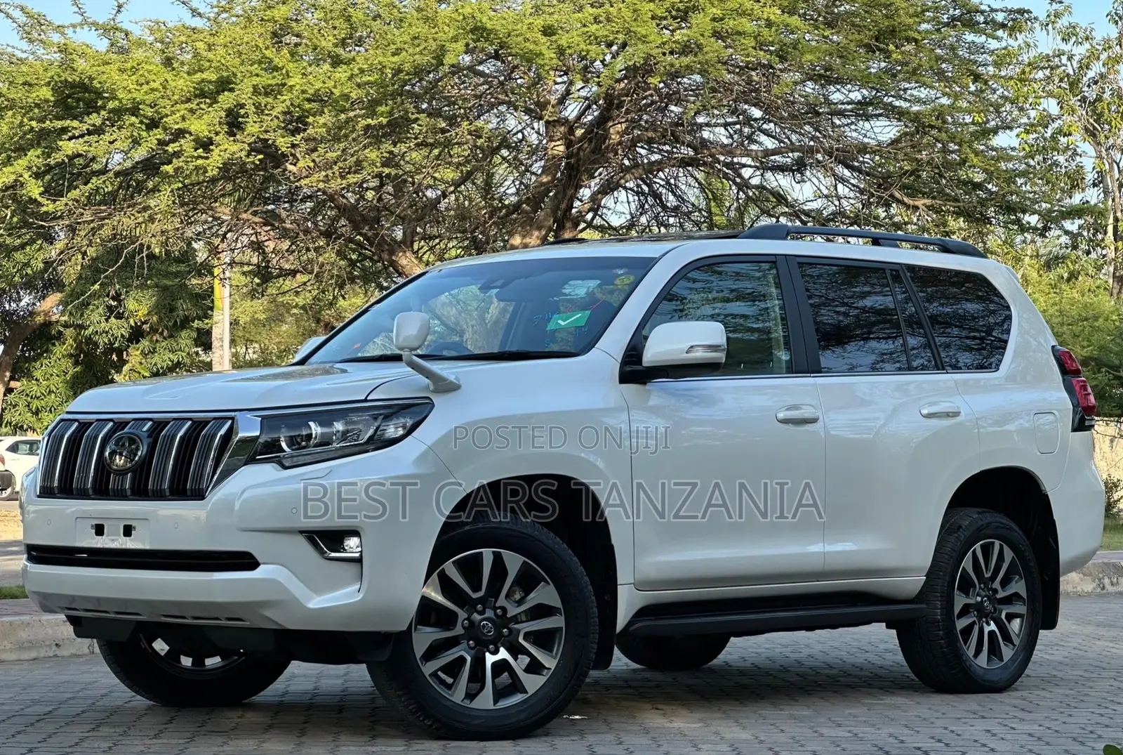 Toyota Land Cruiser Prado 2023 White