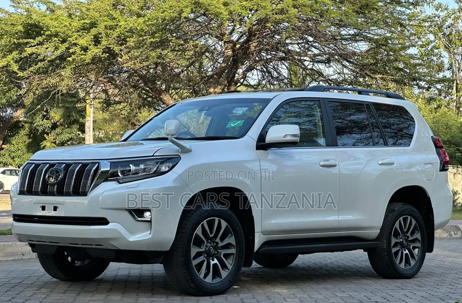Toyota Land Cruiser Prado 2023 White