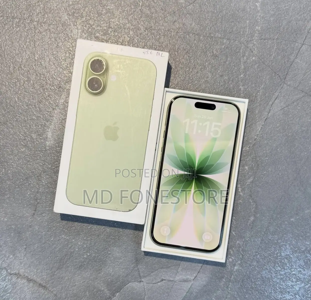 New Apple iPhone 17 256 GB Green