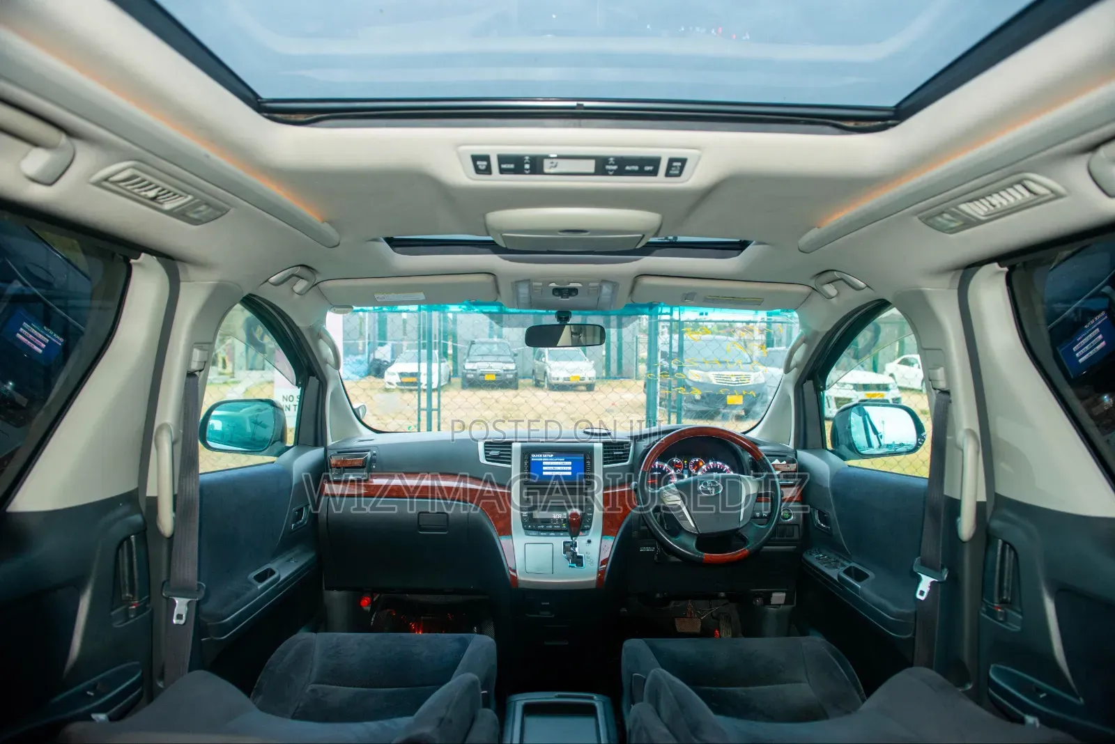 Toyota Vellfire 2009 Off white