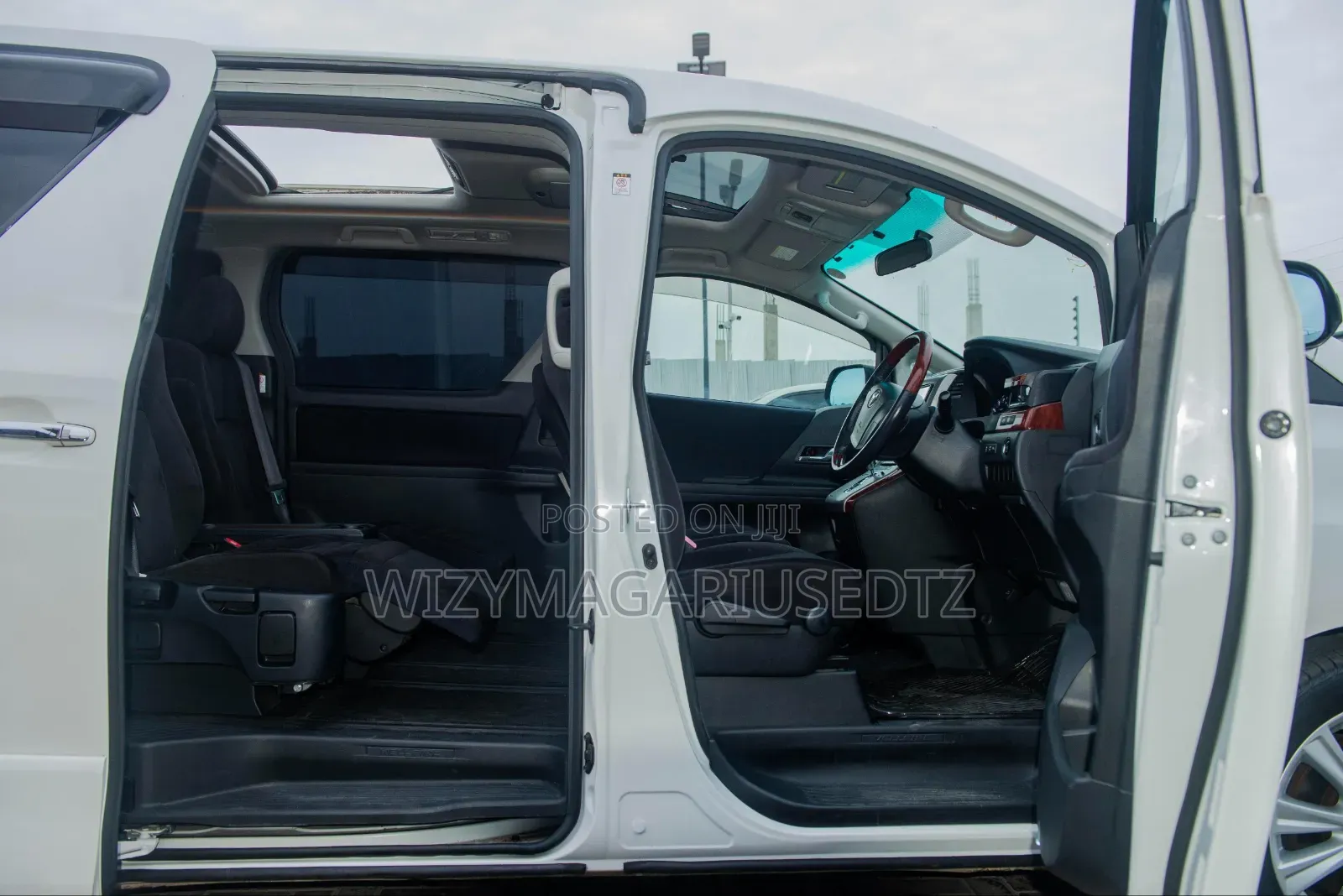 Toyota Vellfire 2009 Off white