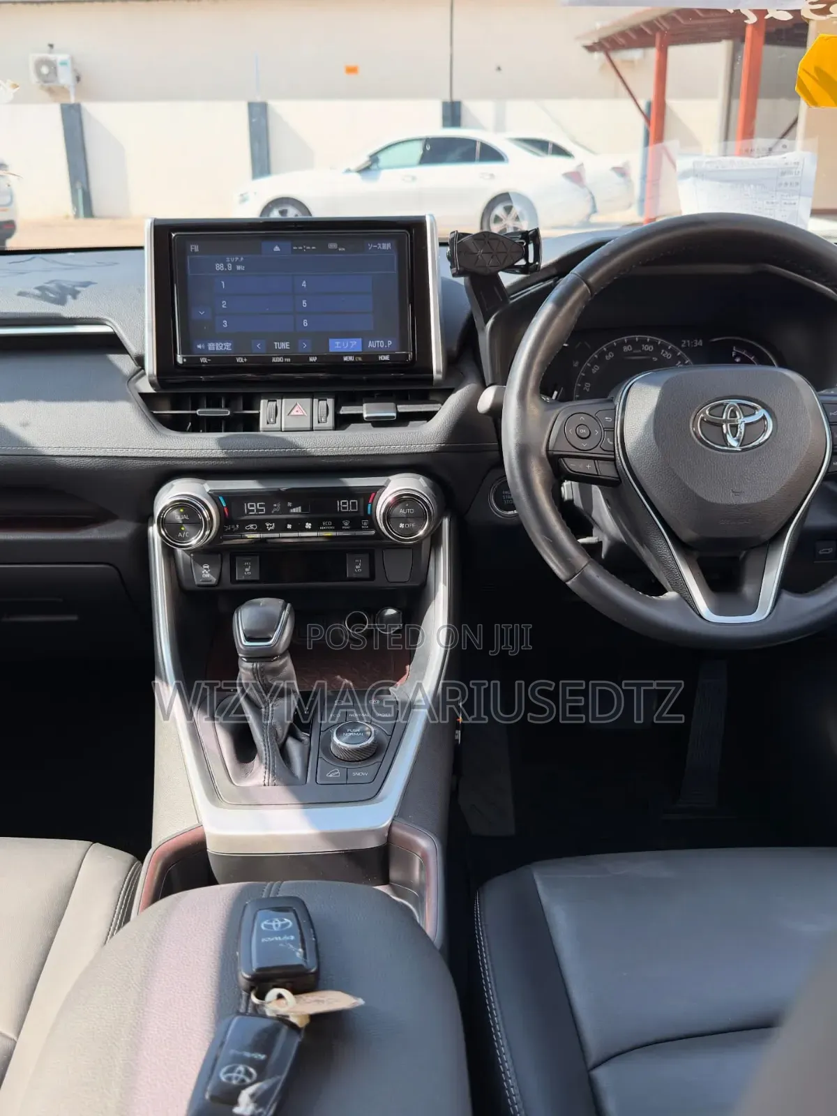 Toyota RAV4 2019 Off white