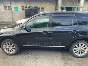Toyota Vanguard 2011 Black