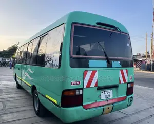 Toyota Coaster 2000 Green