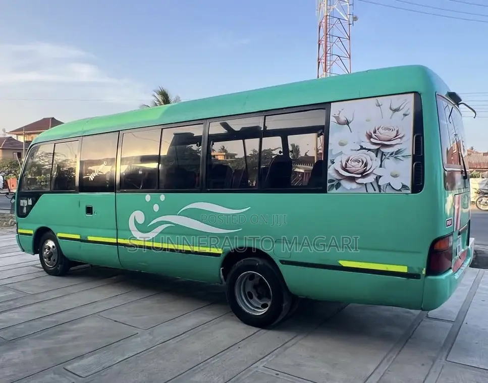 Toyota Coaster 2000 Green