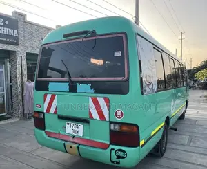 Toyota Coaster 2000 Green