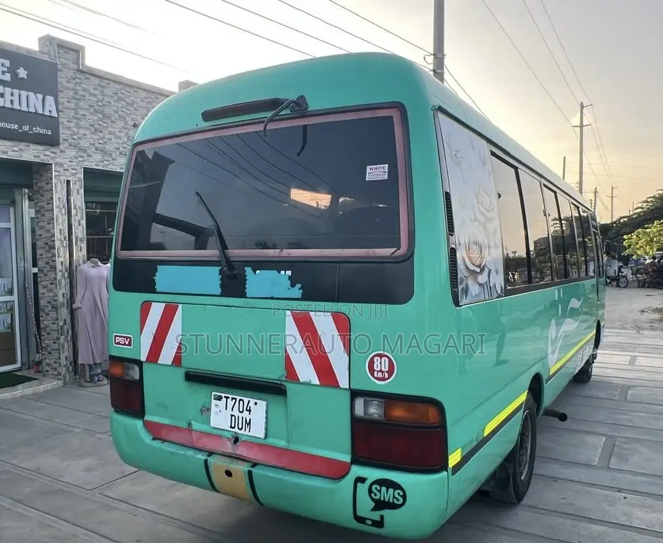 Toyota Coaster 2000 Green