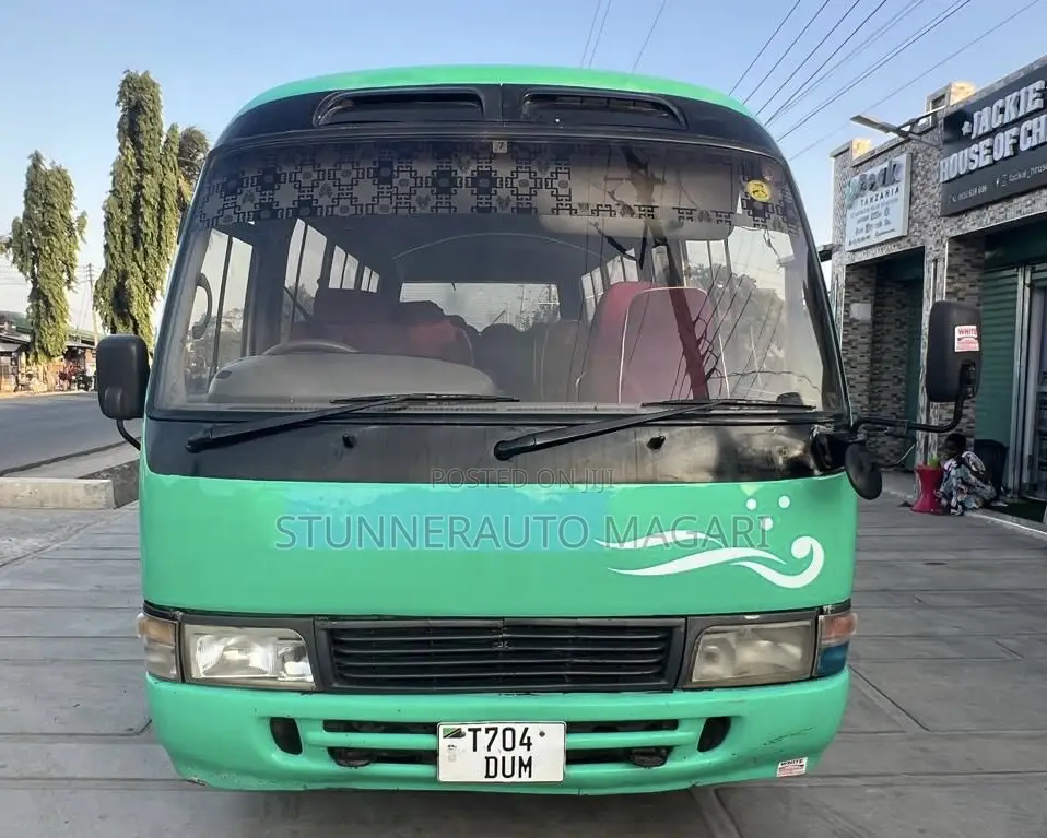 Toyota Coaster 2000 Green