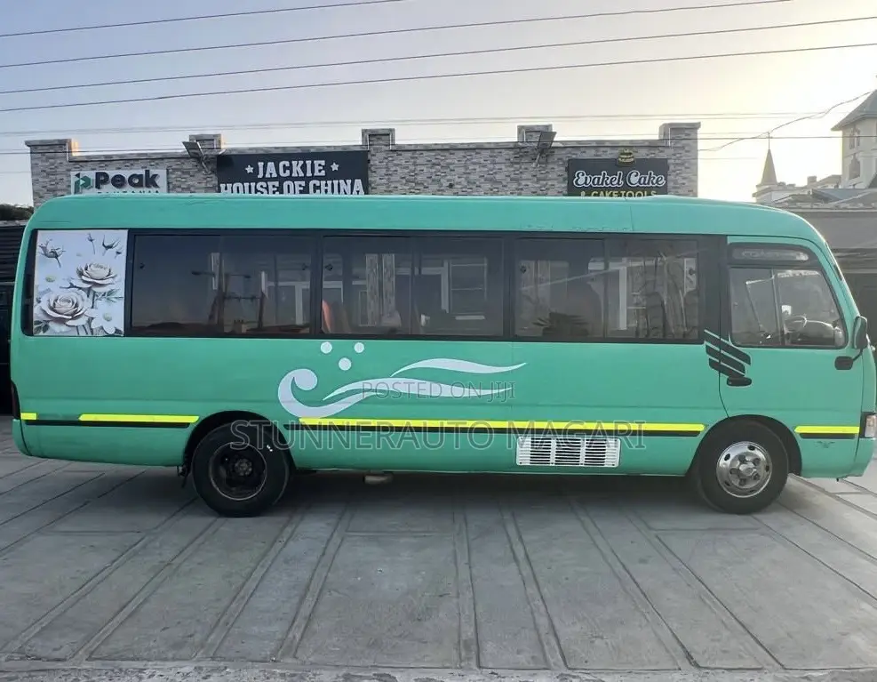 Toyota Coaster 2000 Green