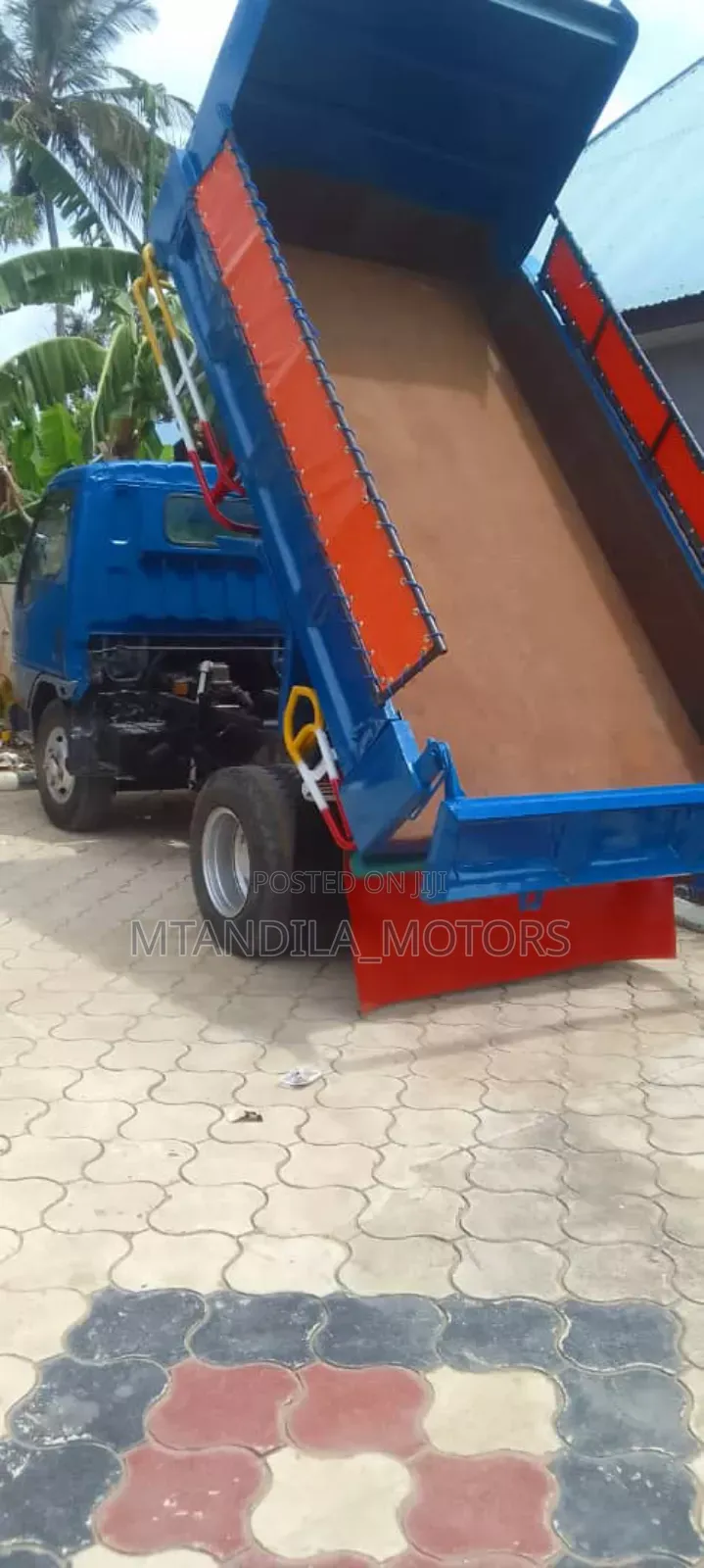 Mistubish Canter Tiper