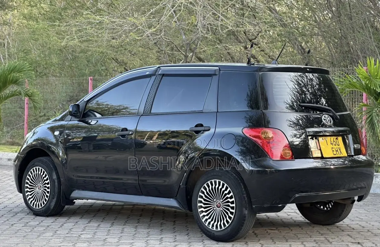 Toyota IST 2004 Black