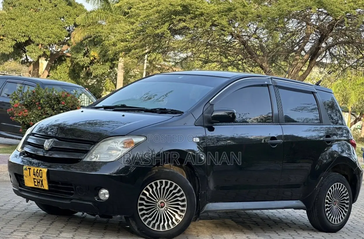 Toyota IST 2004 Black