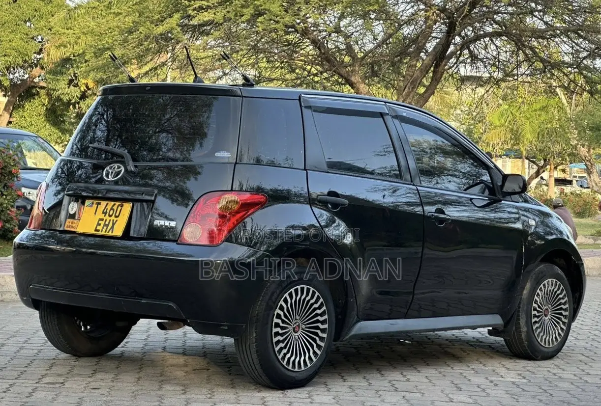 Toyota IST 2004 Black