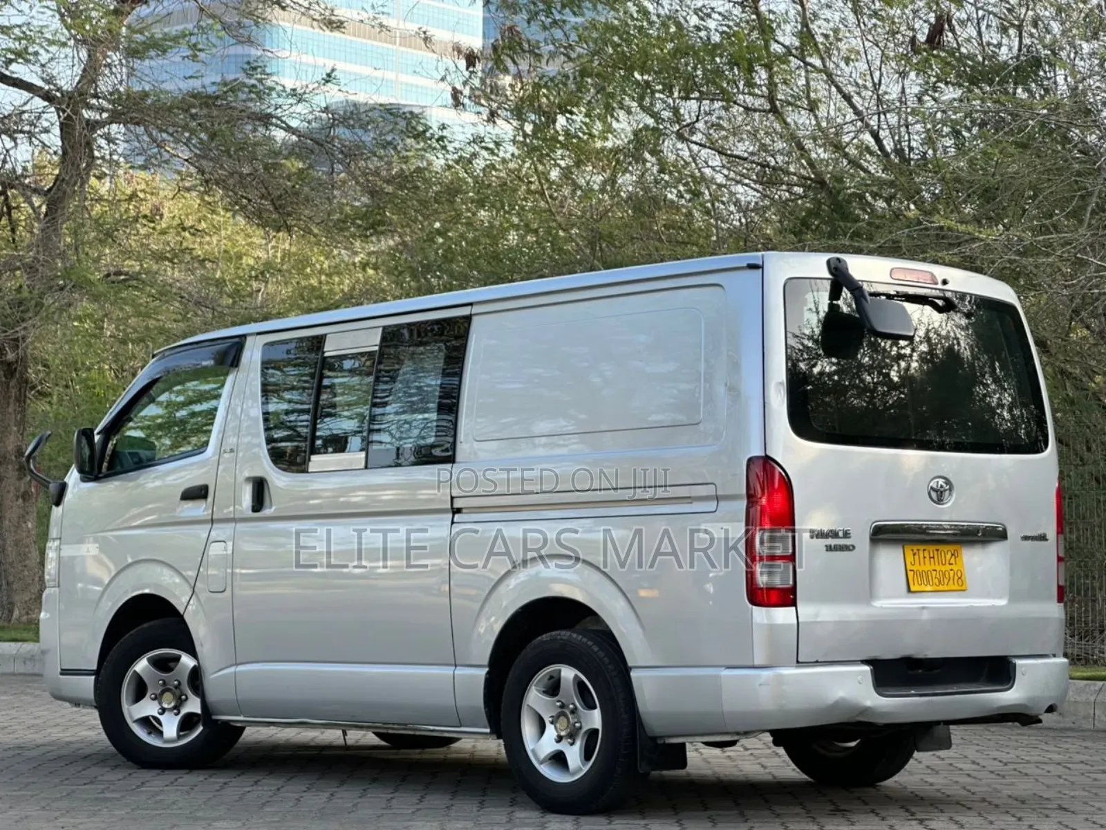 Toyota HiAce 2009 Silver