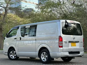 Toyota HiAce 2009 Silver