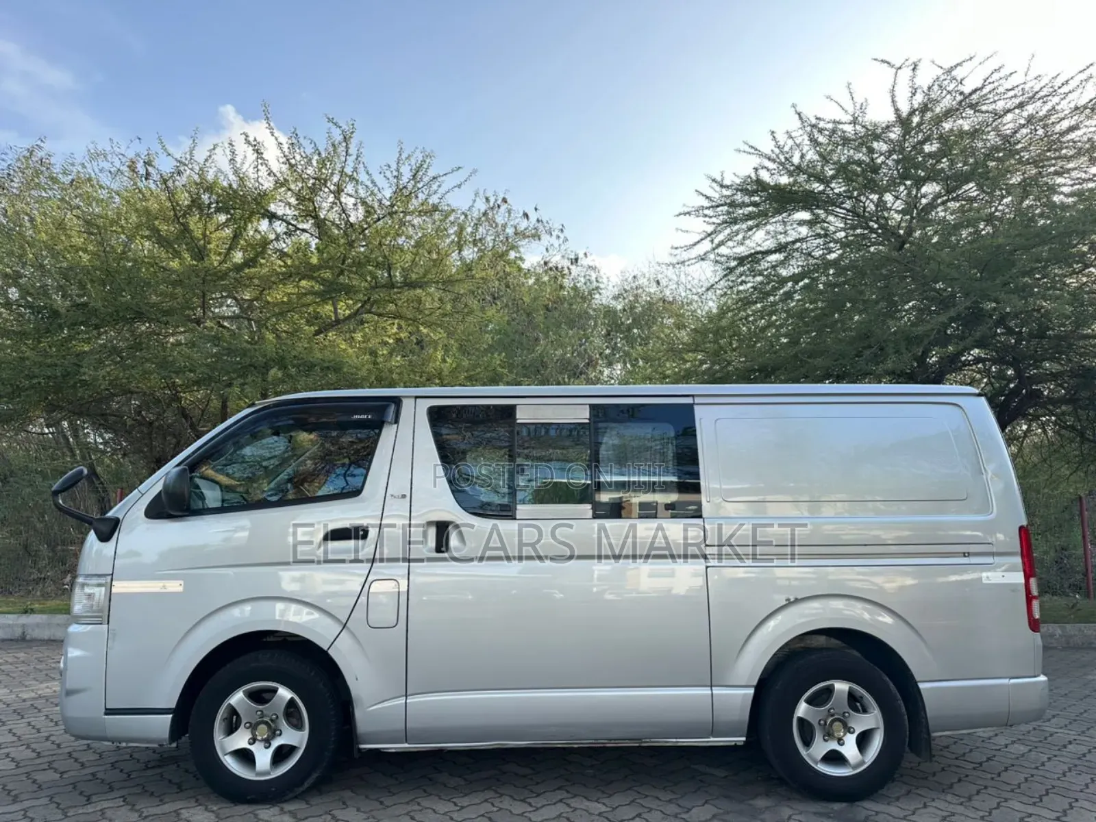 Toyota HiAce 2009 Silver