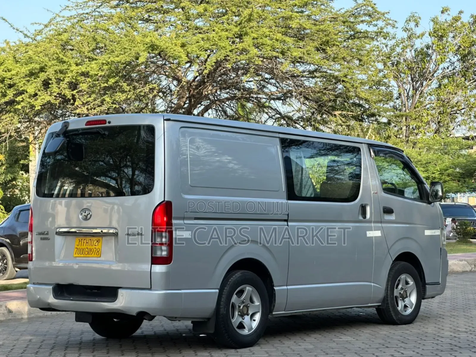 Toyota HiAce 2009 Silver
