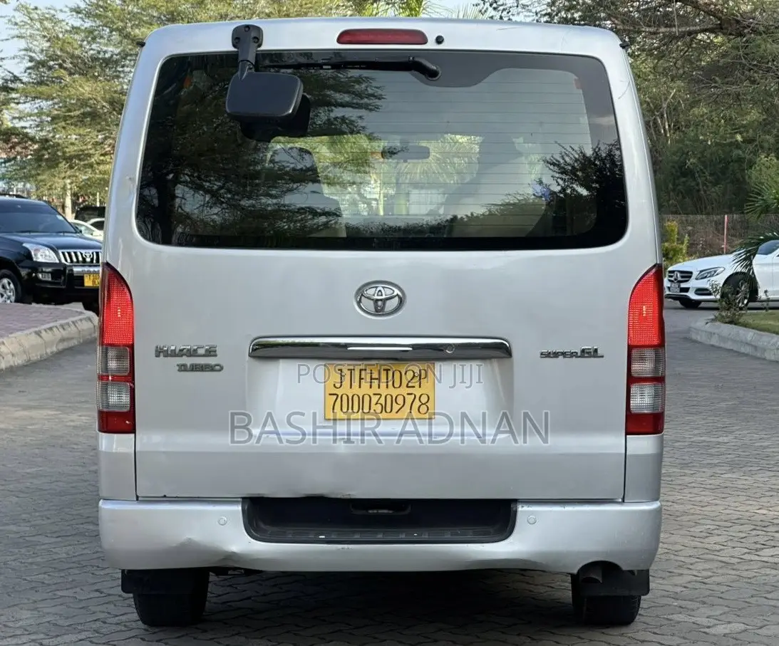 Toyota HiAce 2009 Silver