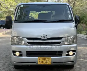Toyota HiAce 2009 Silver