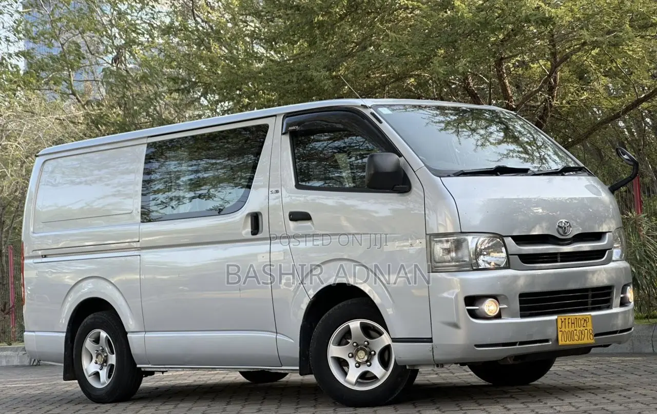 Toyota HiAce 2009 Silver