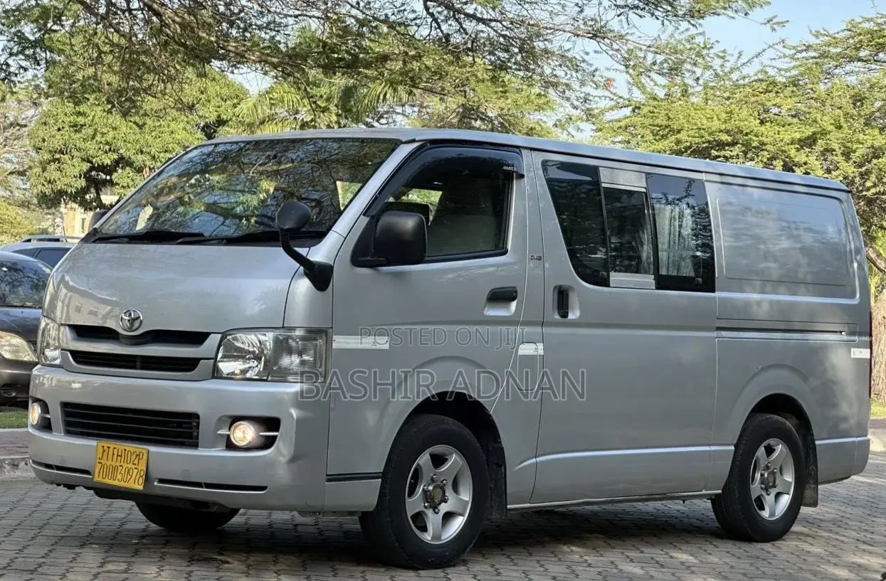 Toyota HiAce 2009 Silver