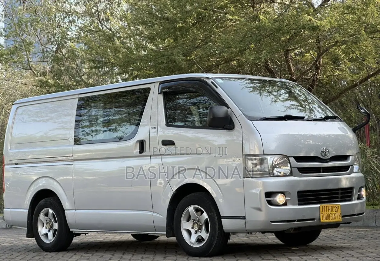 Toyota HiAce 2009 Silver