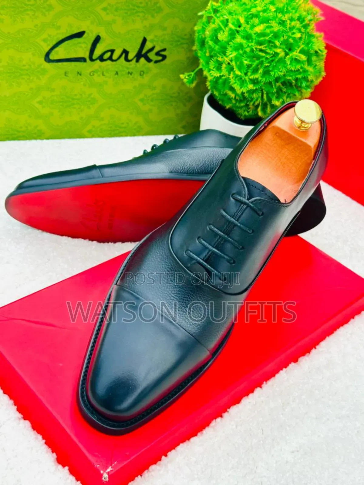 Men's Leather Shoes Officially Very Royal or Kingly