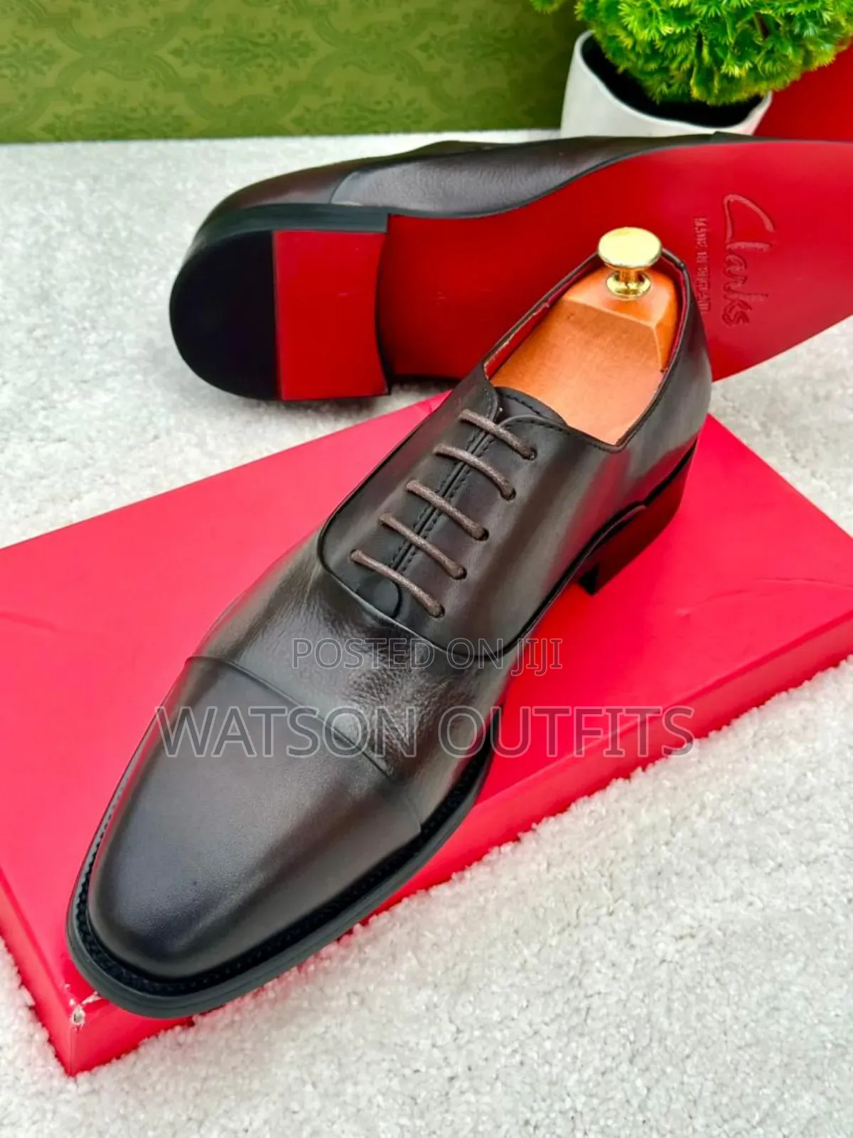 Men's Leather Shoes Officially Very Royal or Kingly