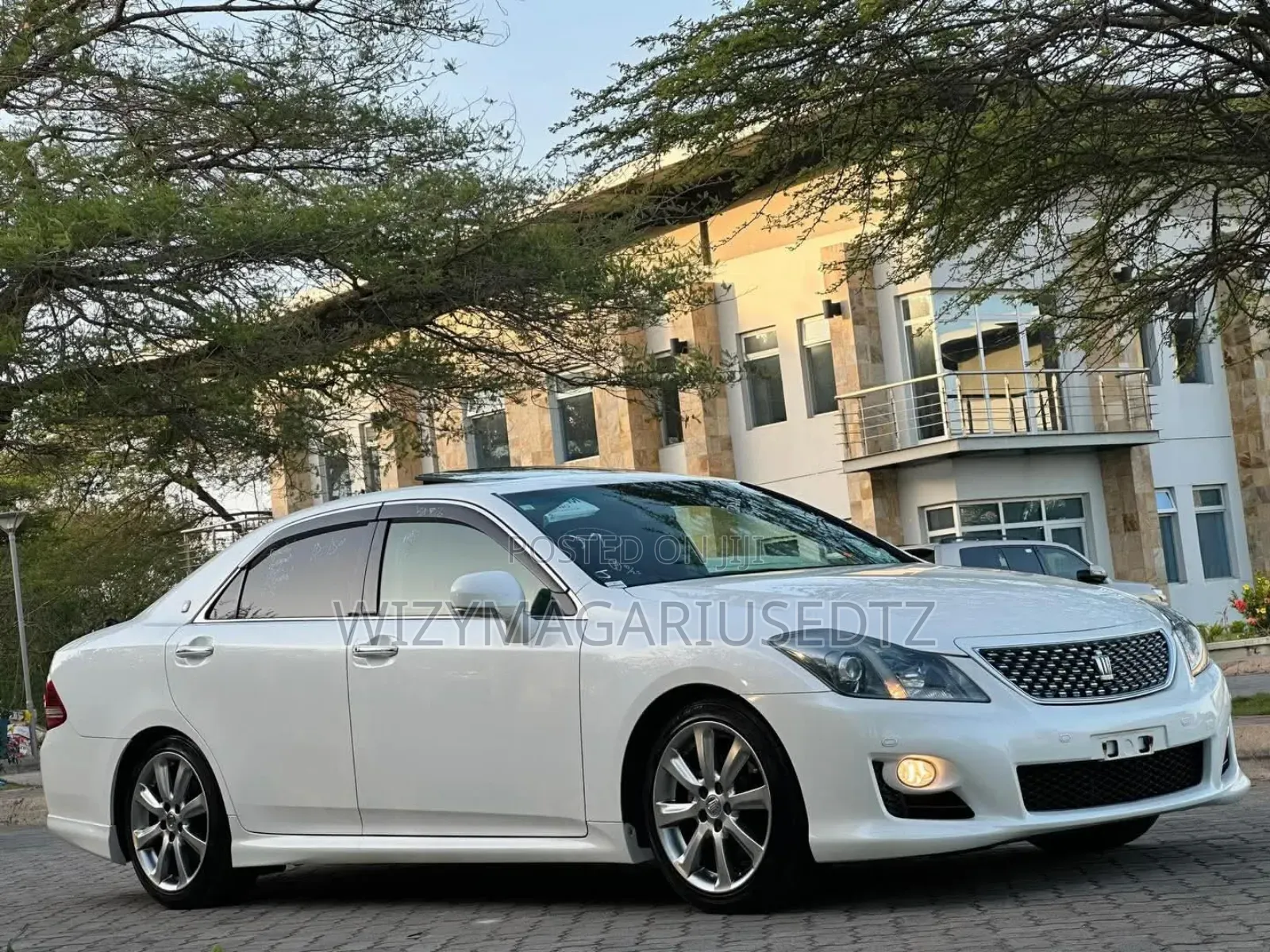 Toyota Crown 2009 Off white