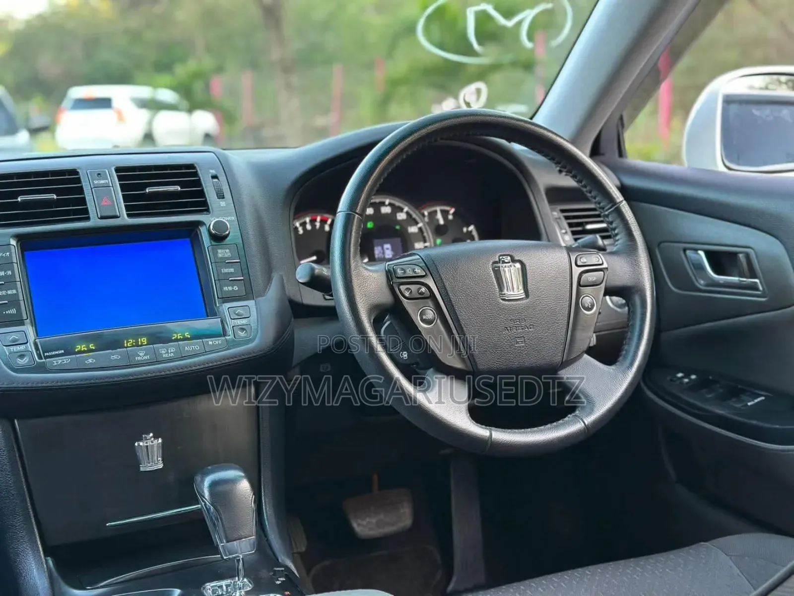 Toyota Crown 2009 Off white