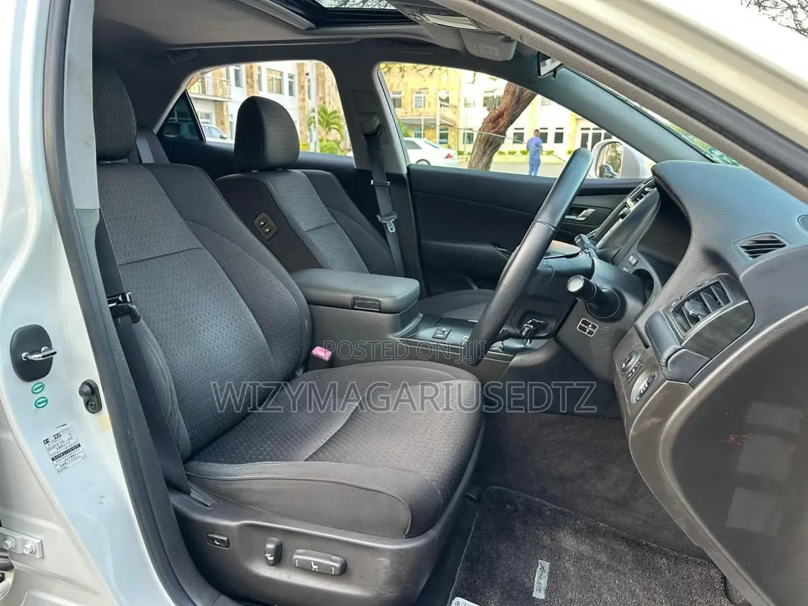 Toyota Crown 2009 Off white