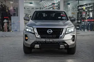Nissan Navara 2022 Gray