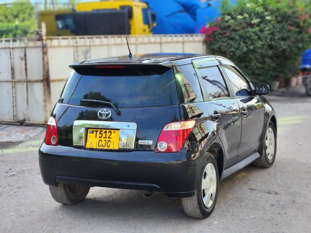 Toyota IST 2003 Black