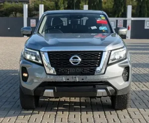 Nissan Navara 2022 Burgundy