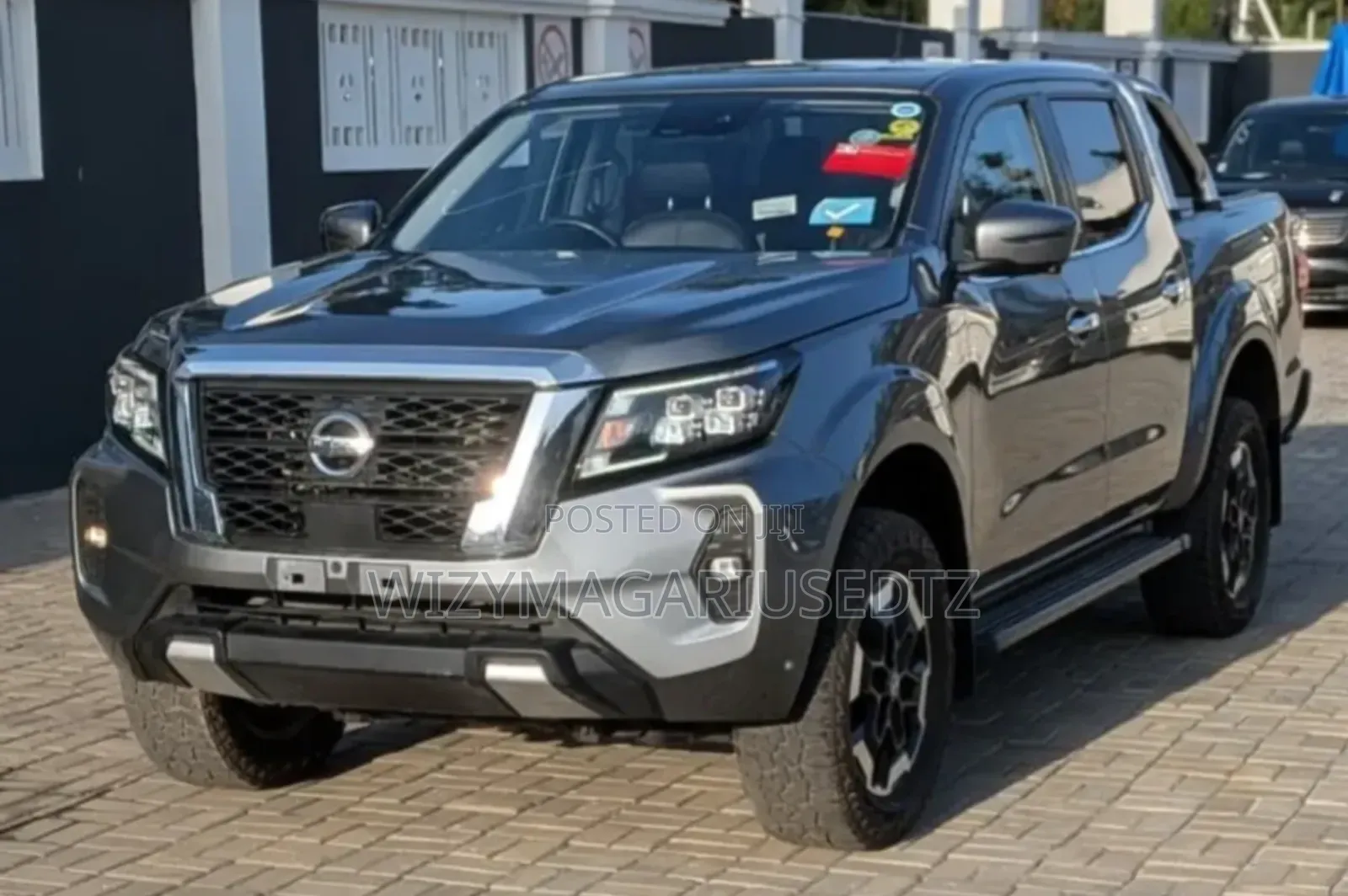 Nissan Navara 2022 Burgundy