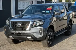 Nissan Navara 2022 Burgundy