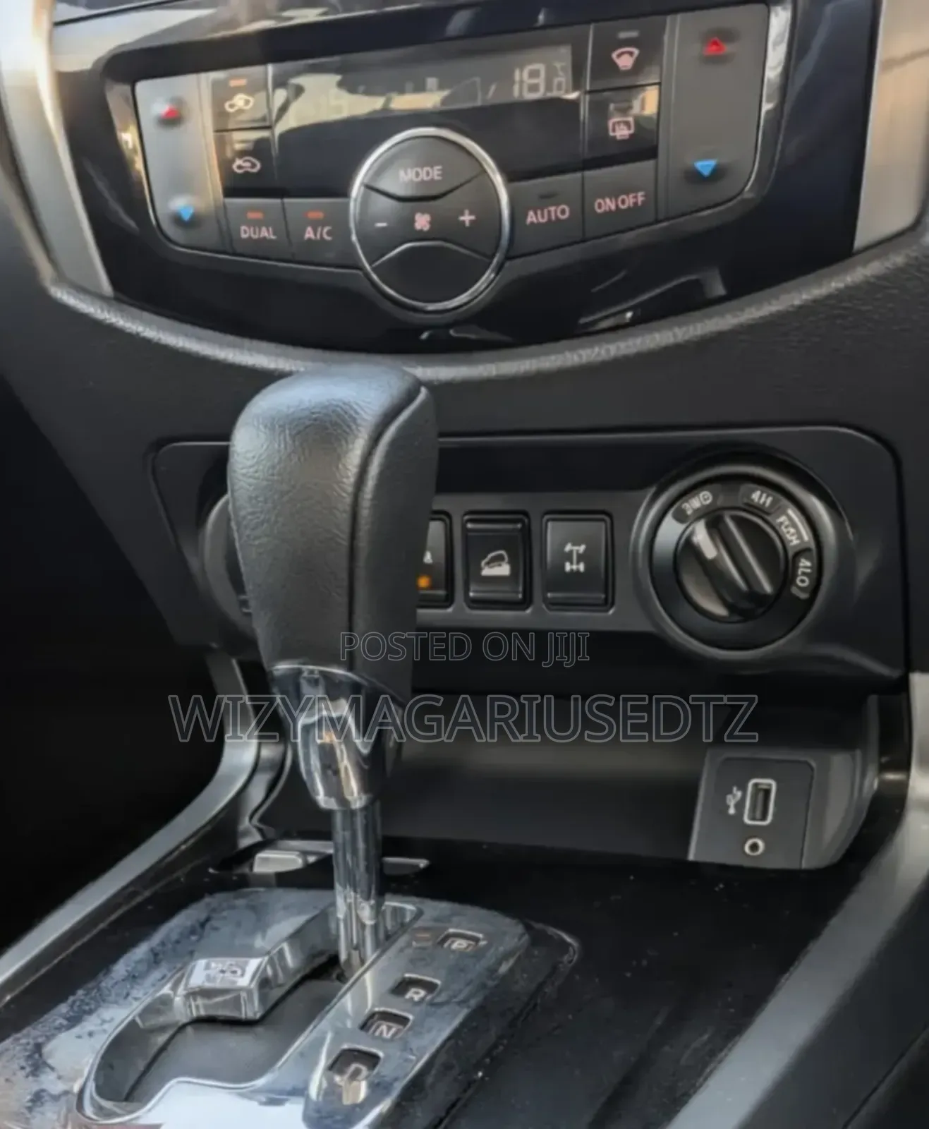 Nissan Navara 2022 Burgundy